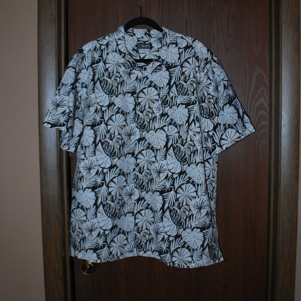 3/$30 - Chaps Black/White/Tan Tropical Leaf Short-sleeve Shirt - XXL